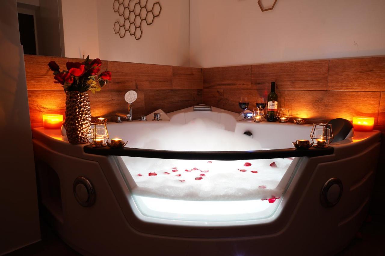 Jacuzzi Spa Apartment Krakow Exterior photo